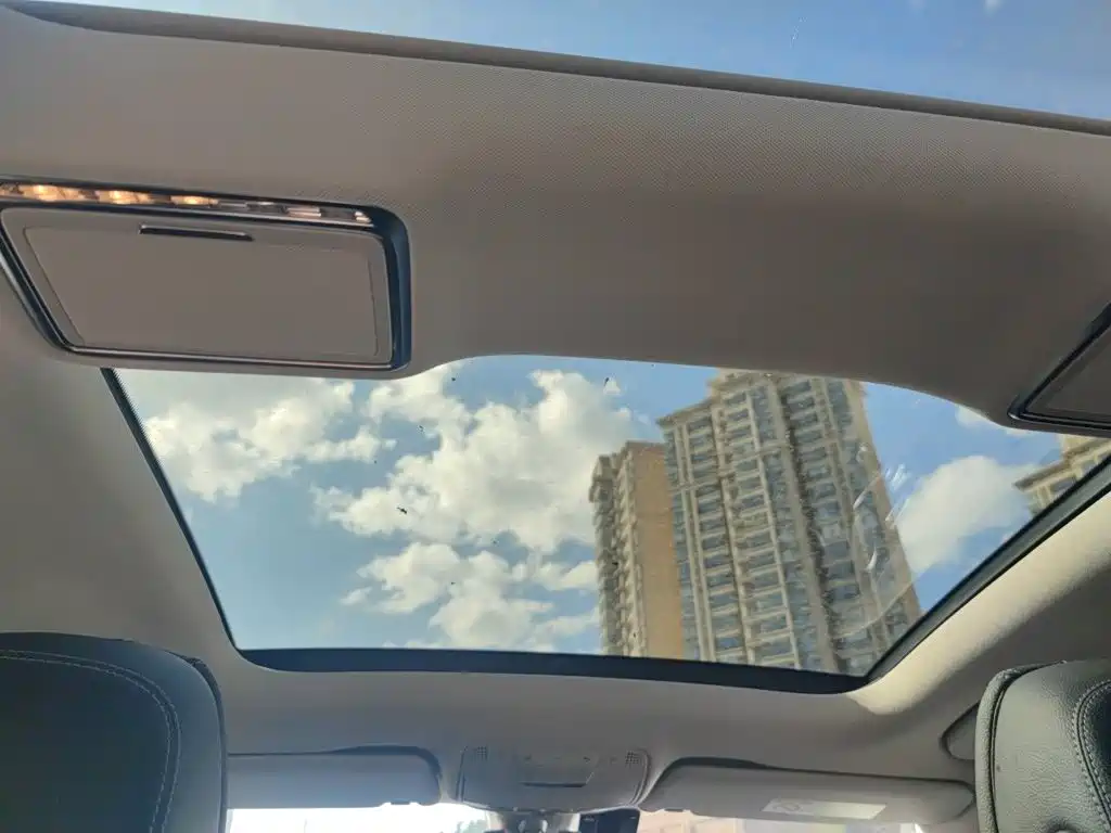 Mercedes-Benz C-Class — миниатюра 14