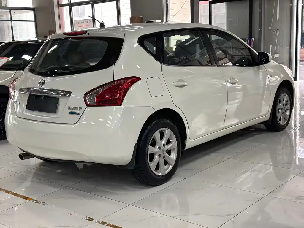 Nissan Tiida — миниатюра 4