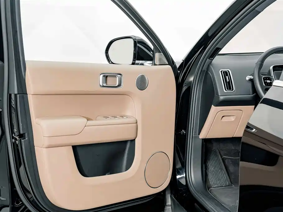 Li Auto Li L8 — миниатюра 16