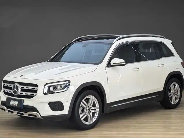 MERCEDES-BENZ GLB