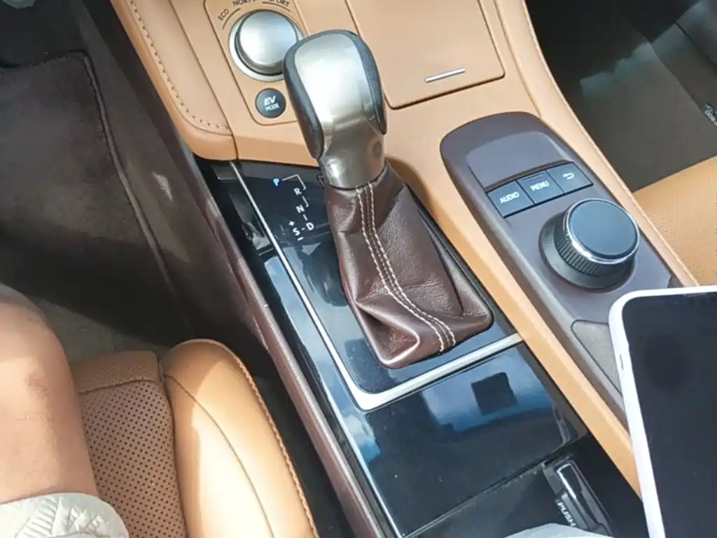 Lexus ES — миниатюра 14