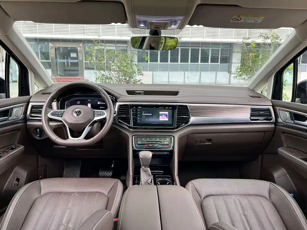 Volkswagen Viloran 2020 330TSI Luxury