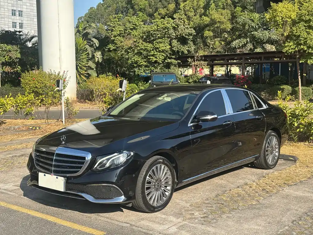 MERCEDES-BENZ E CLASS