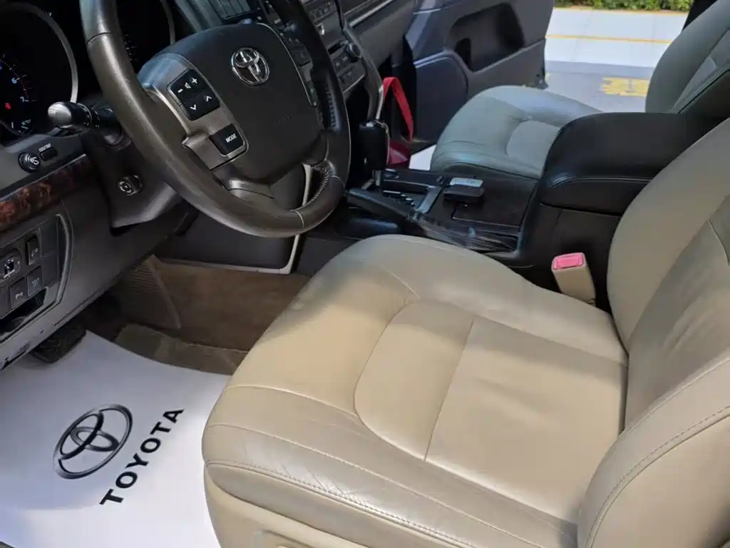 Toyota Land Cruiser — миниатюра 6