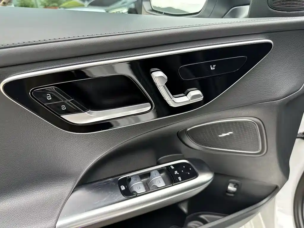 Mercedes-Benz C-Class — миниатюра 21