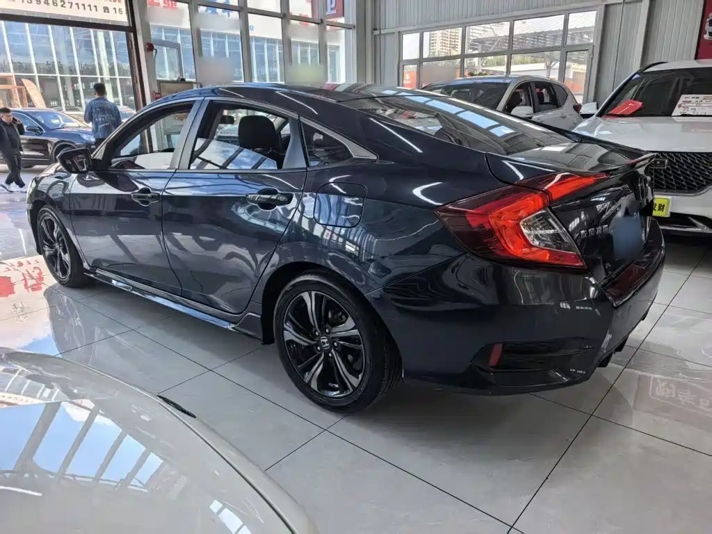 Honda Civic — миниатюра 5