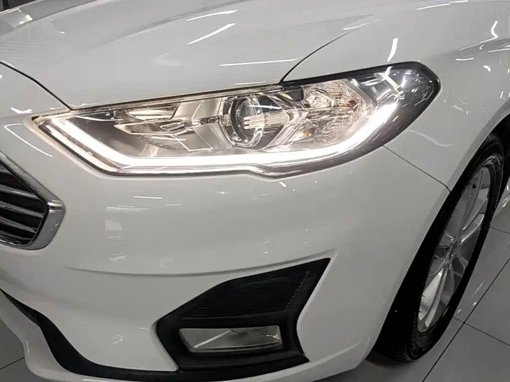 Ford Mondeo — миниатюра 24