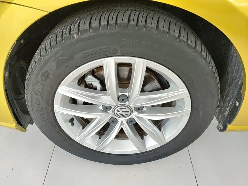 Volkswagen Golf — миниатюра 23