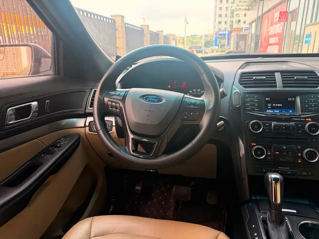 Ford Explorer (Import) — миниатюра 6