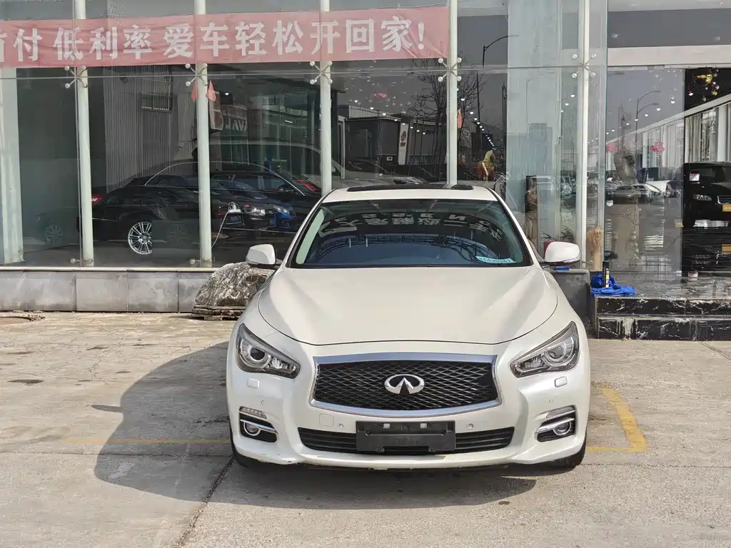 INFINITI Q50L