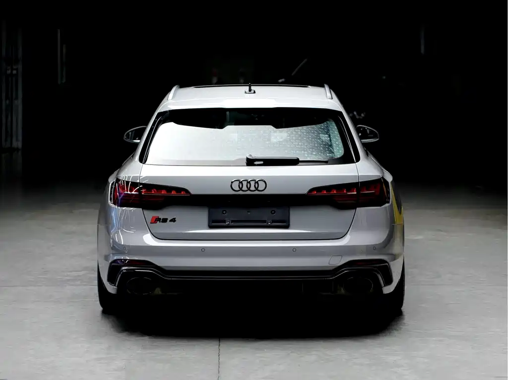 Audi RS 4 2022 RS4 Avant
