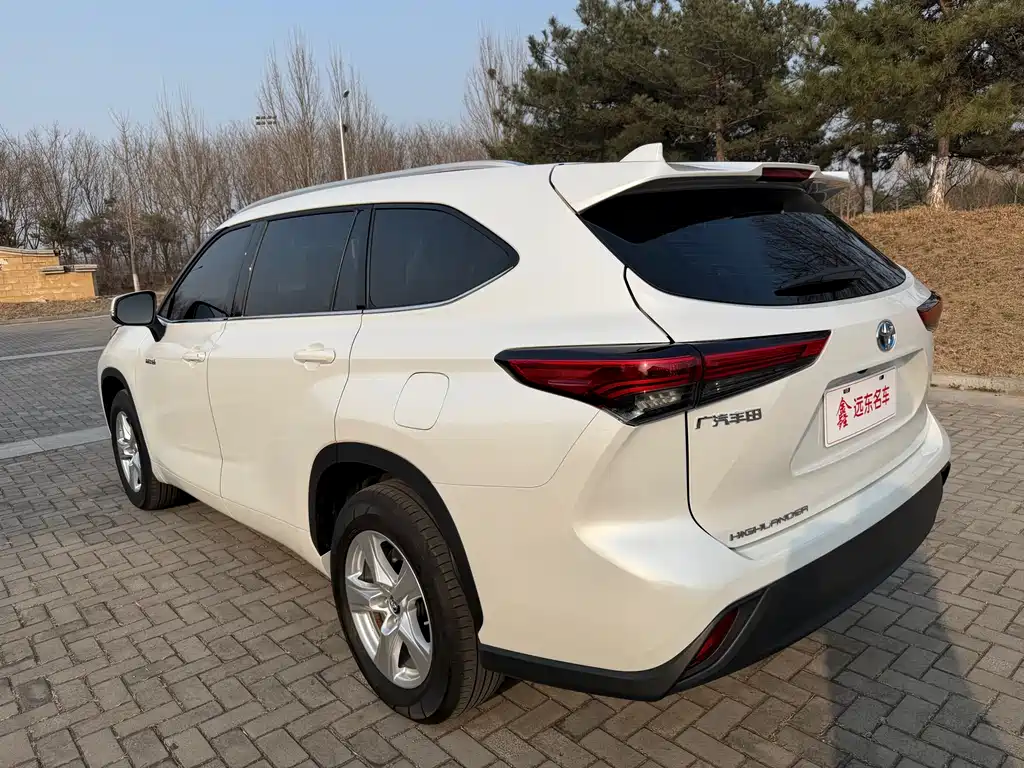 TOYOTA HIGHLANDER