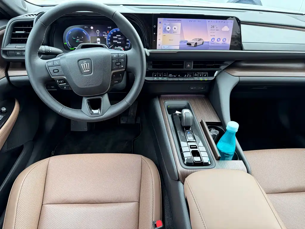 Toyota Crown (Import) — миниатюра 12