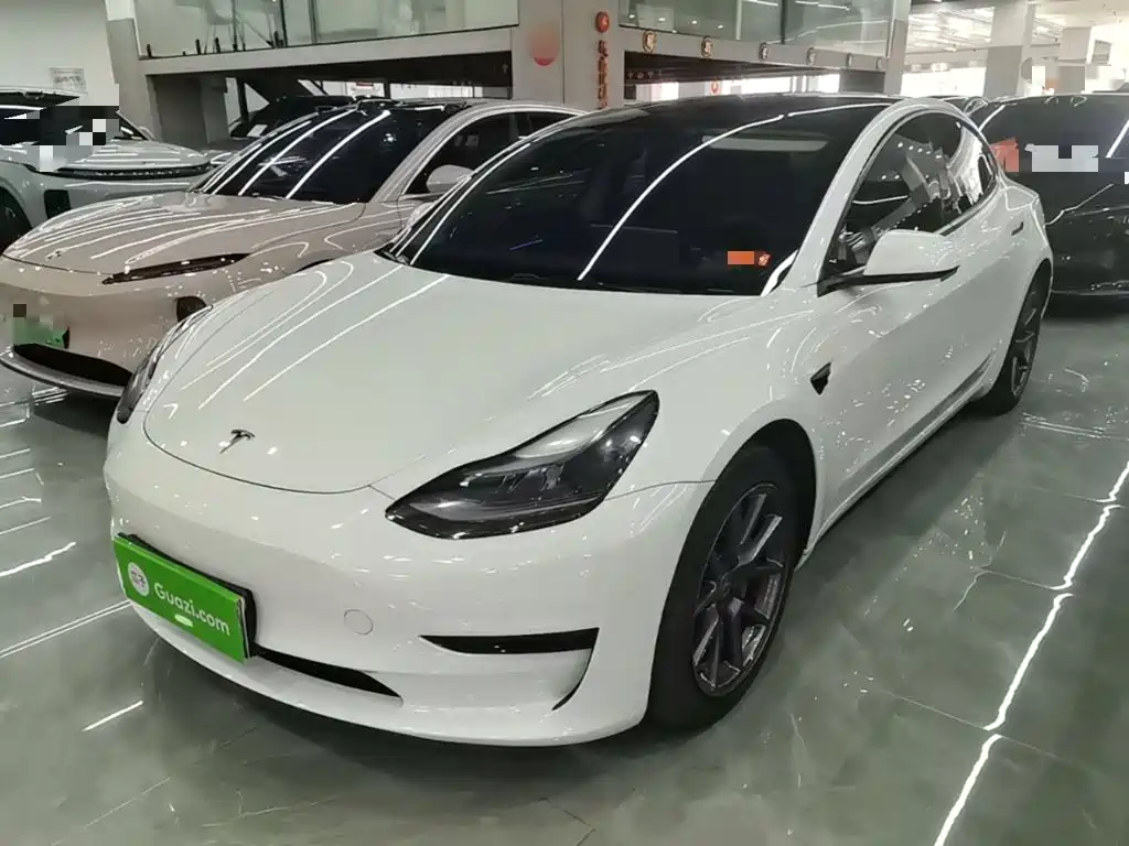 Tesla Model 3 — миниатюра 2