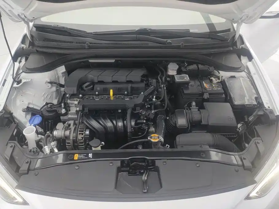 Hyundai Elantra — миниатюра 10