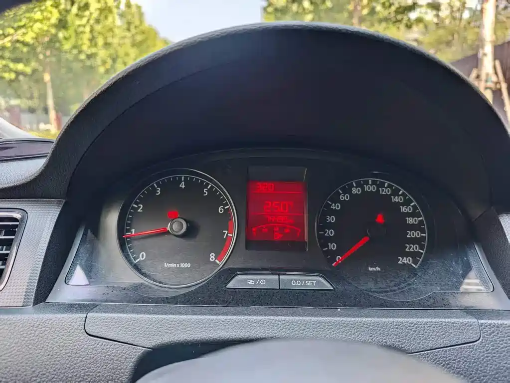 Volkswagen Santana — миниатюра 9