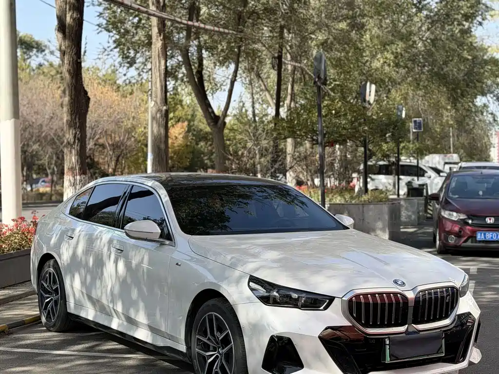 BMW i5 — миниатюра 2