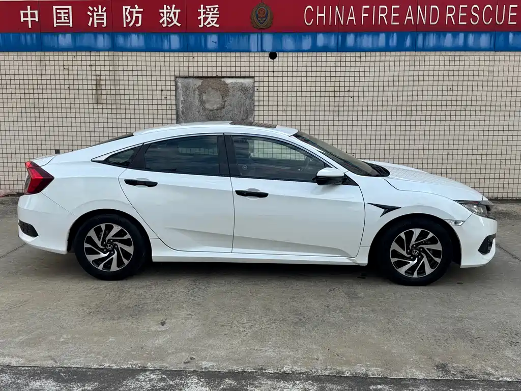 Honda Civic — миниатюра 4