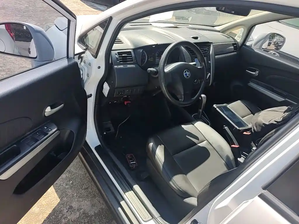 Venucia R50X — миниатюра 16