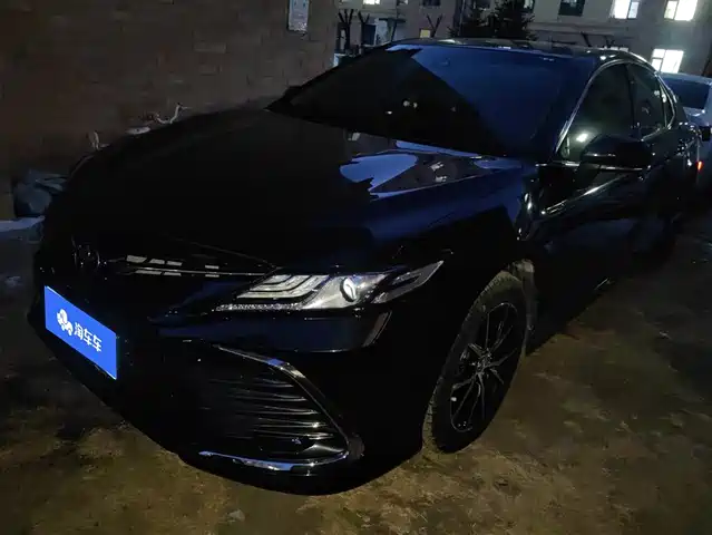 TOYOTA CAMRY