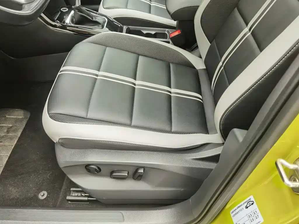 Volkswagen T-Roc — миниатюра 20
