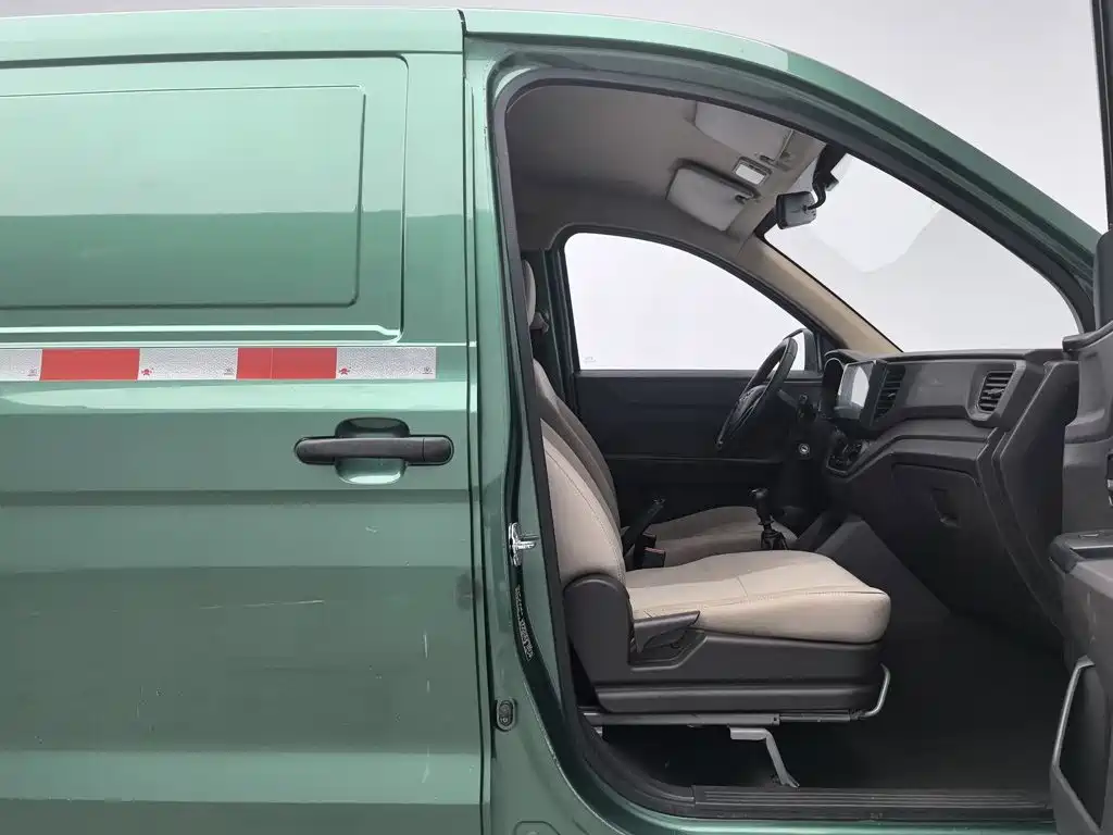 Wuling Hongguang V — миниатюра 23
