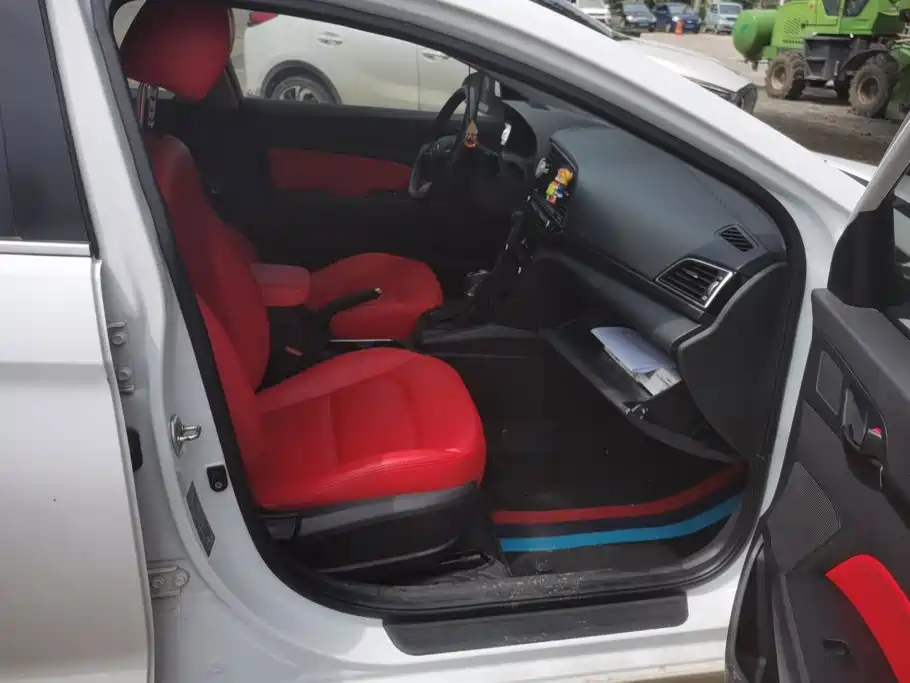 Hyundai Elantra — миниатюра 8