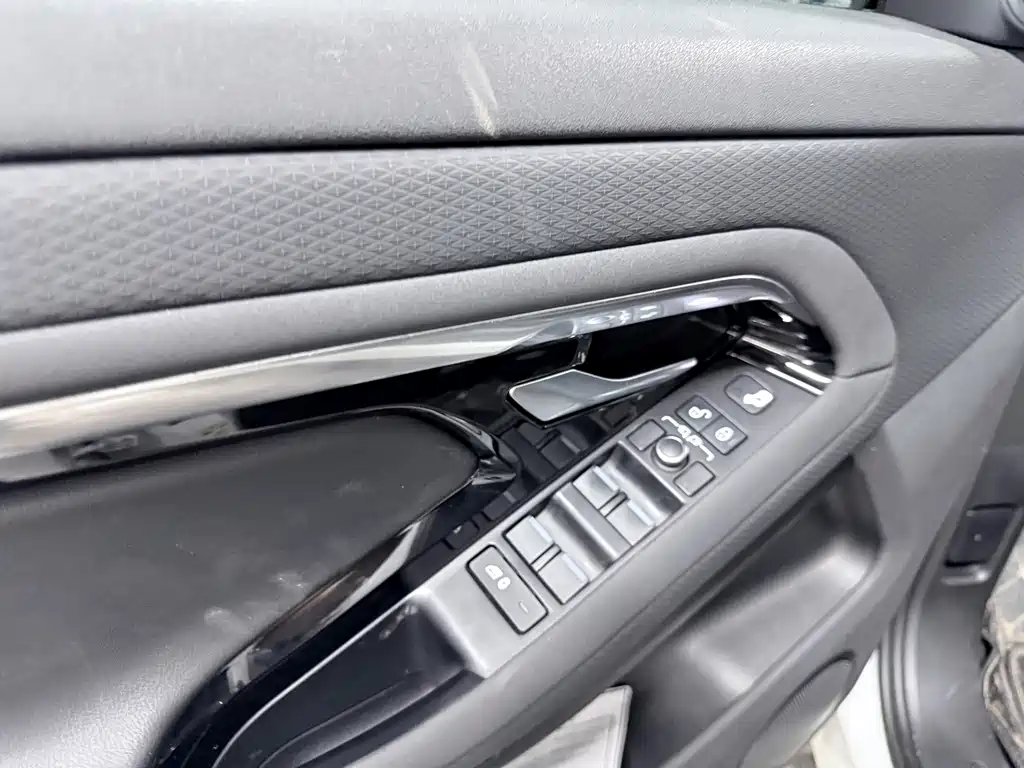 Land Rover Evoque — миниатюра 9