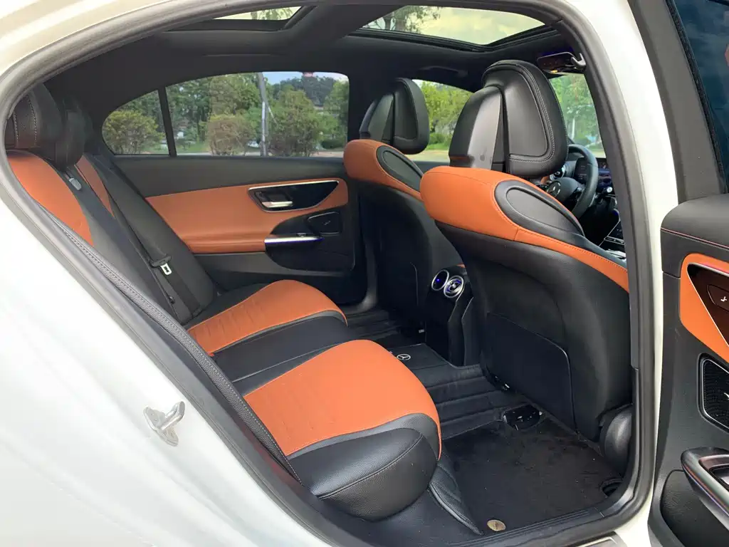Mercedes-Benz C-Class — миниатюра 12
