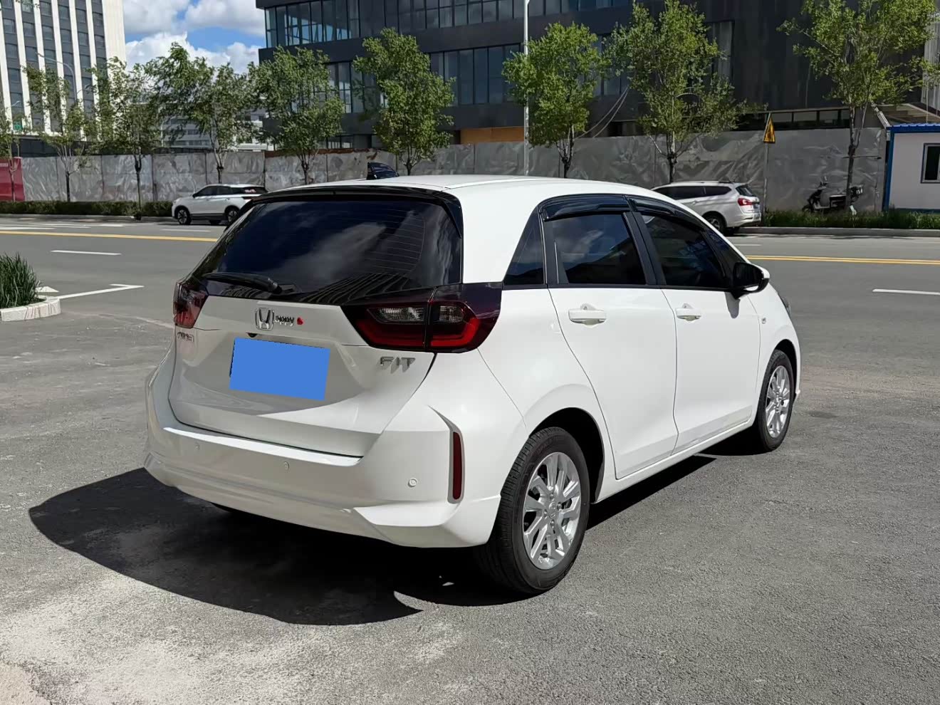 Honda Fit 1.5 л 2022 г. Белый, пробег 35000 км