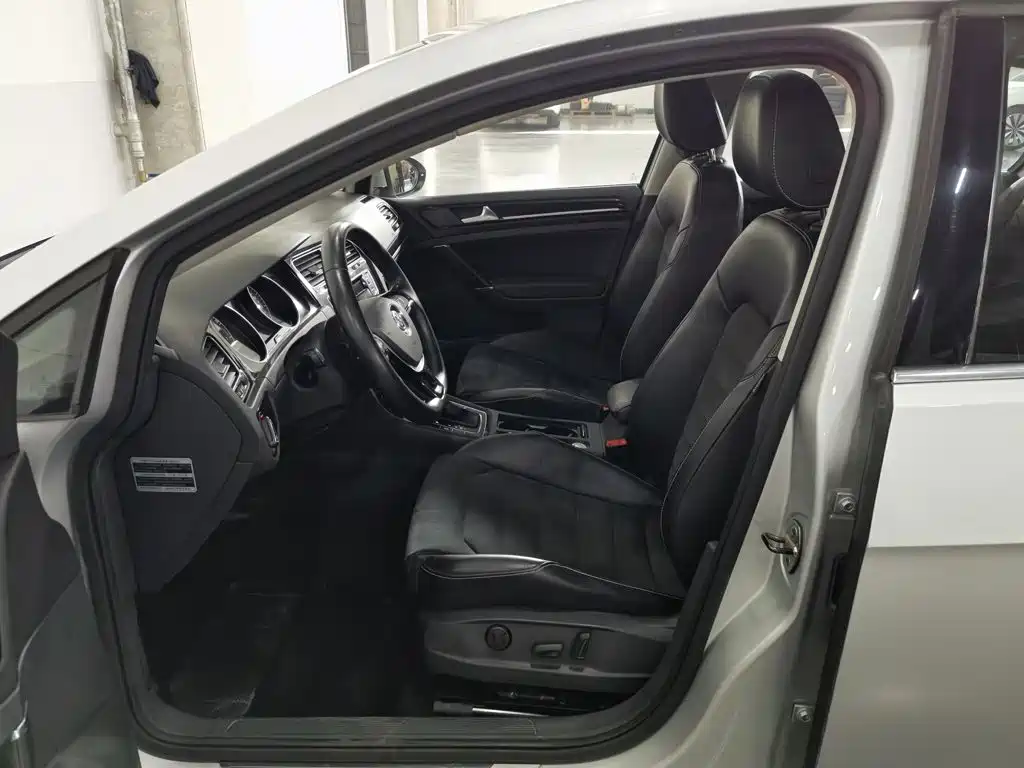 Volkswagen Golf — миниатюра 10