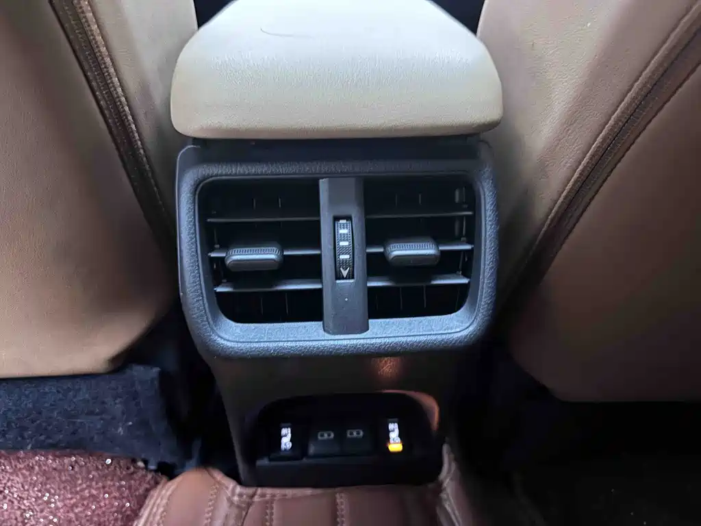 Lexus UX New Energy — миниатюра 15