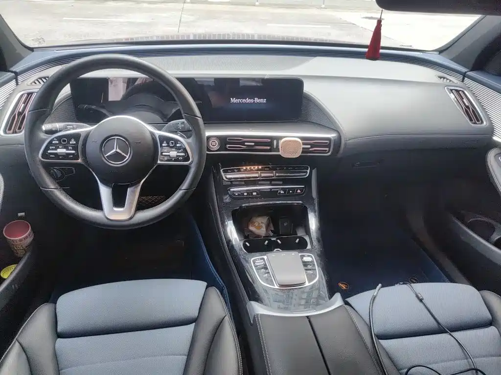 Mercedes-Benz EQC — миниатюра 10