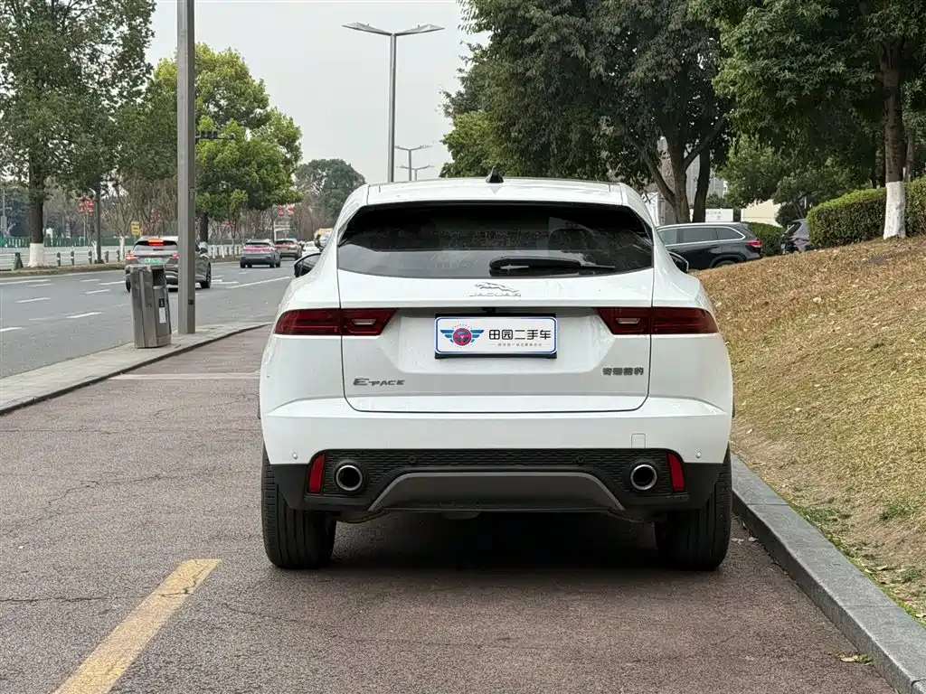 JAGUAR E PACE
