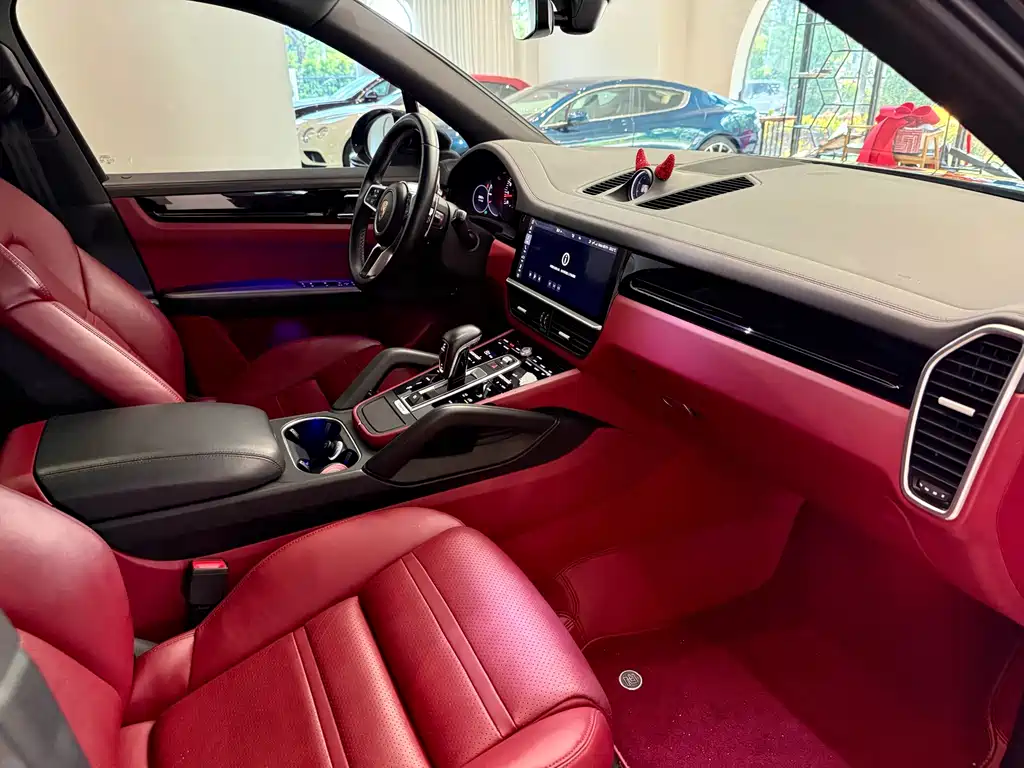 Porsche Cayenne — миниатюра 8