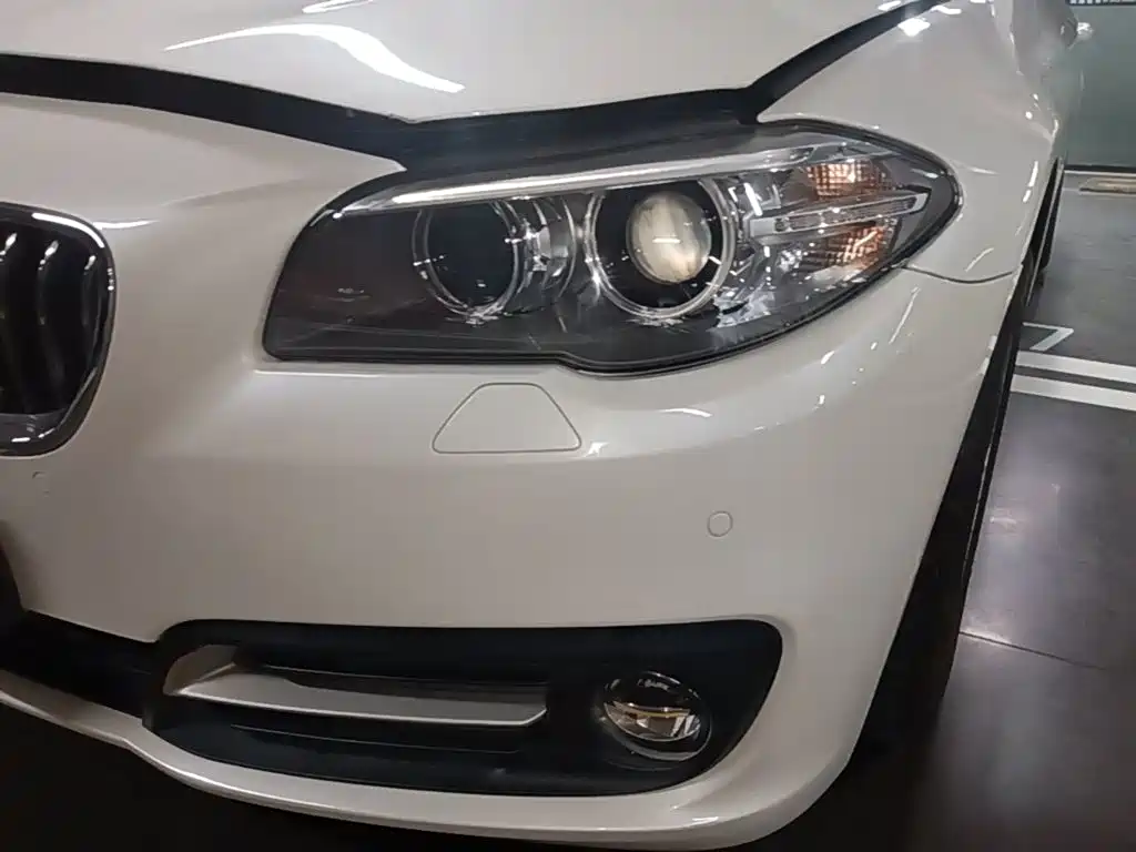 BMW 5 Series — миниатюра 24
