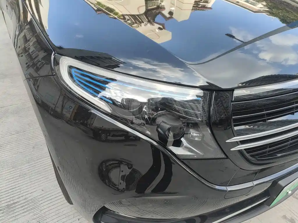 Mercedes-Benz EQC — миниатюра 7