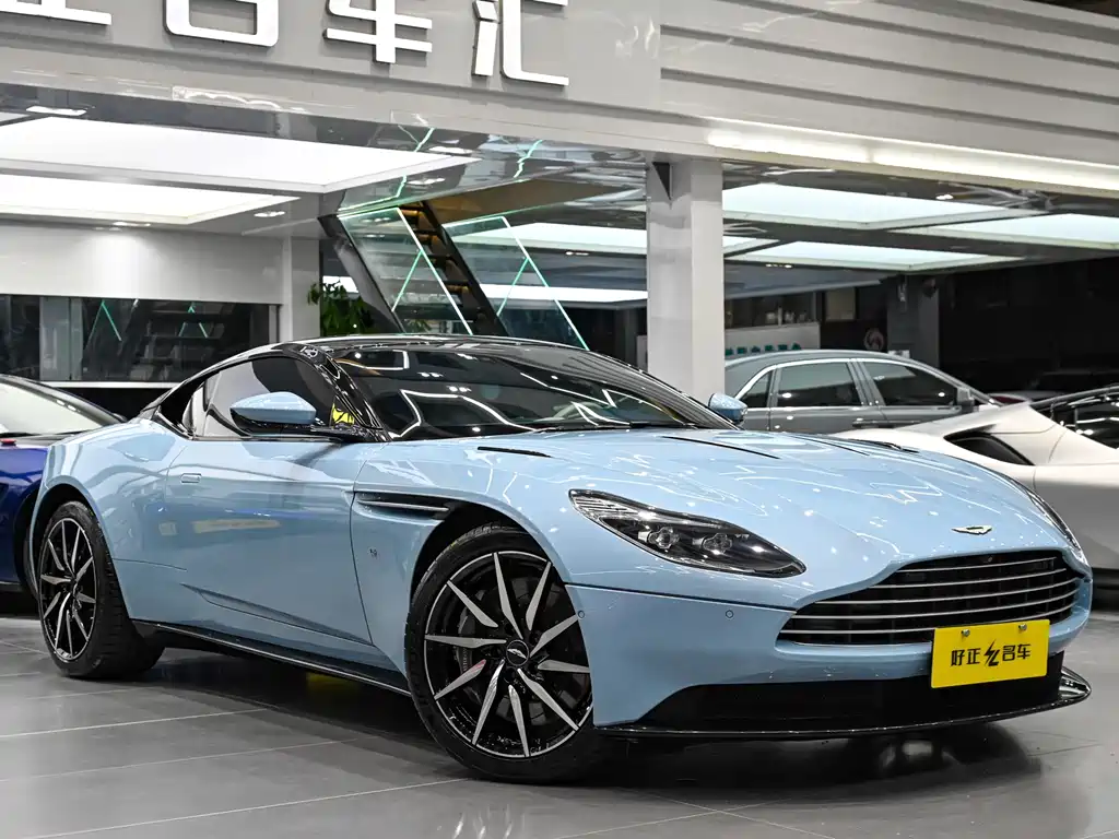ASTON MARTIN DB11