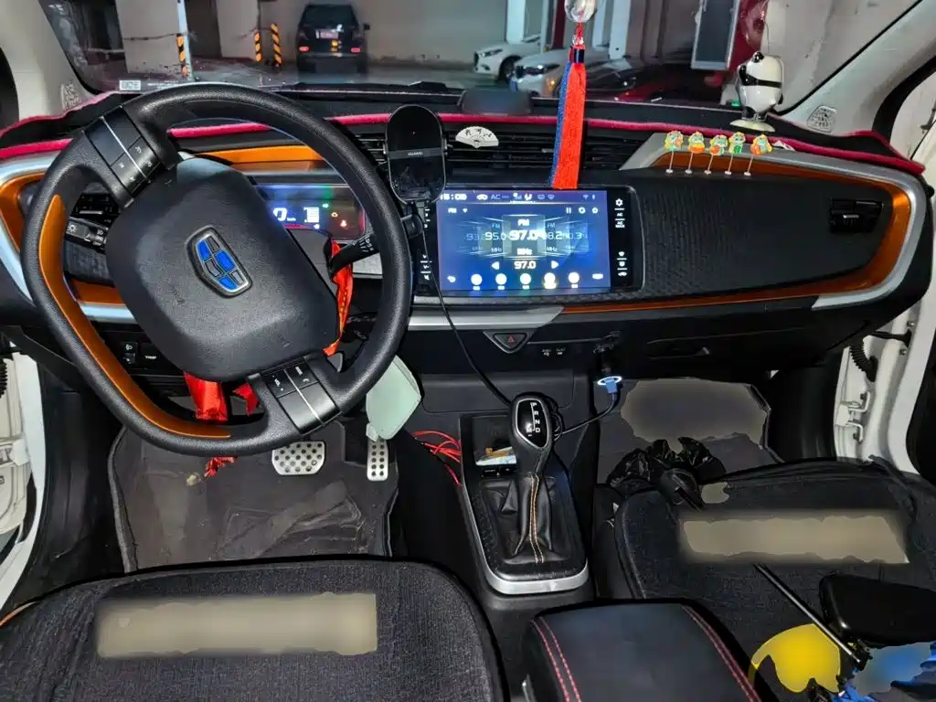 Geely Vision X1 — миниатюра 10
