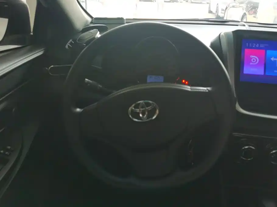 Toyota Yaris L — миниатюра 15