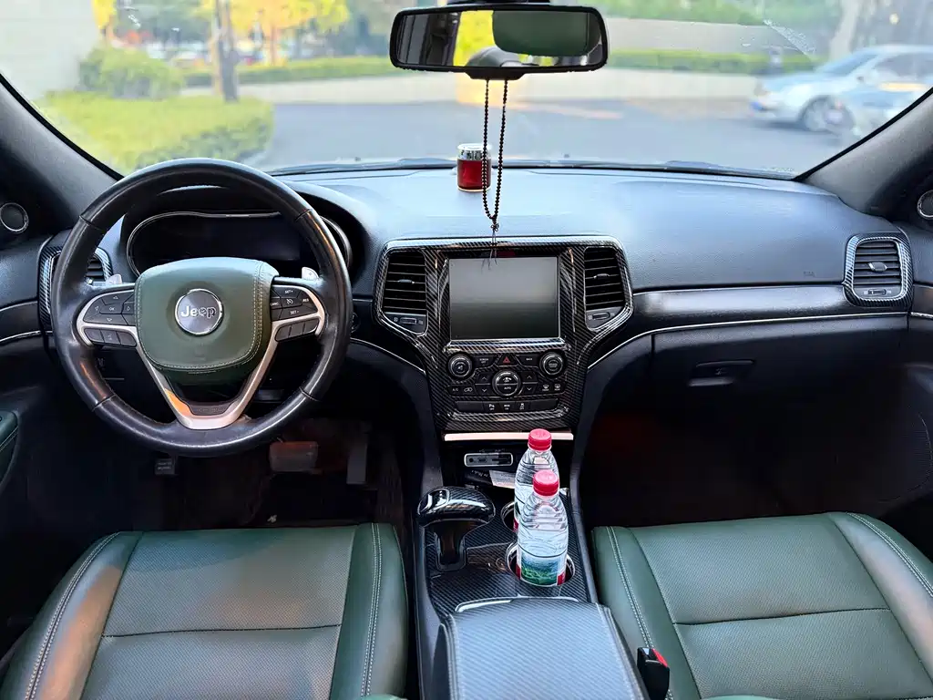 Jeep Grand Cherokee (Import) — миниатюра 11