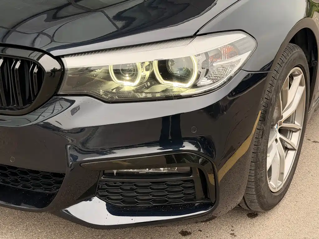 BMW 5 Series — миниатюра 7