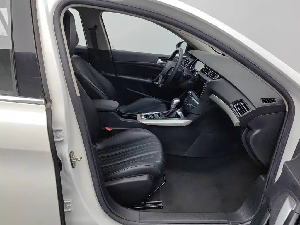 Peugeot 408 — миниатюра 23