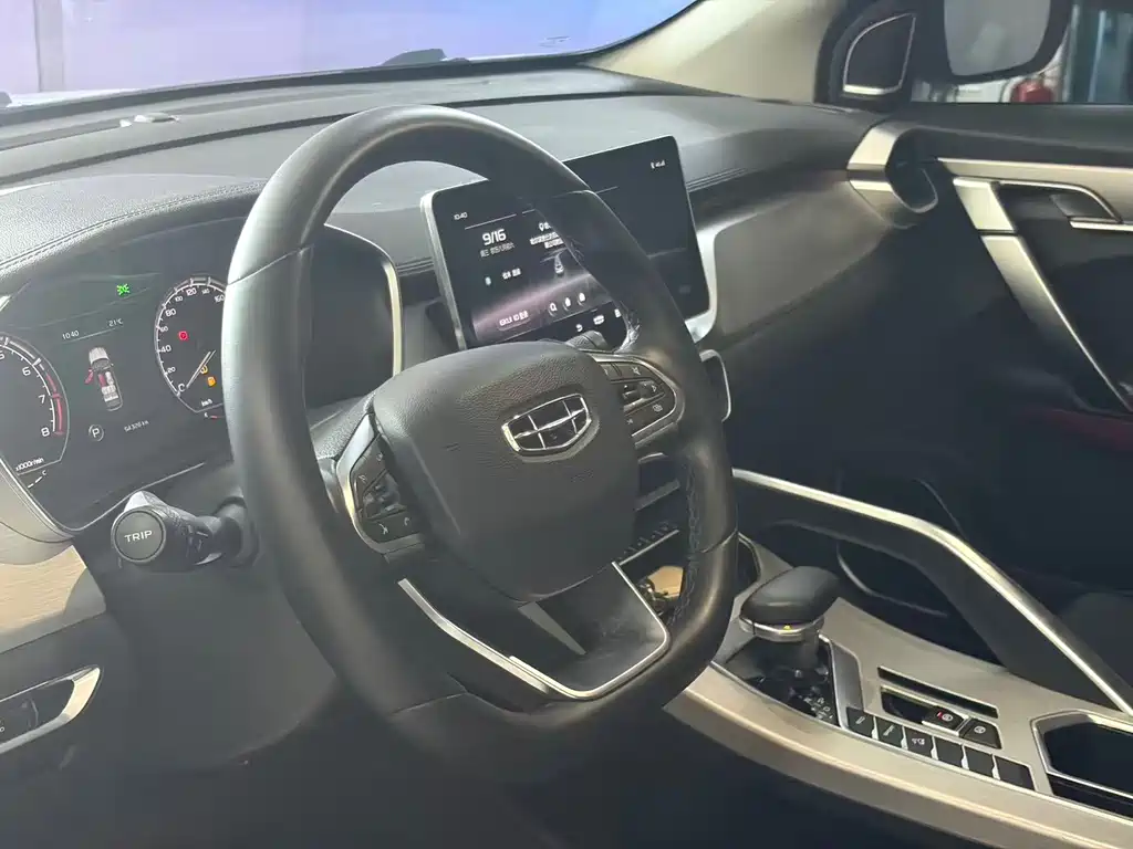 Geely Binyue — миниатюра 17