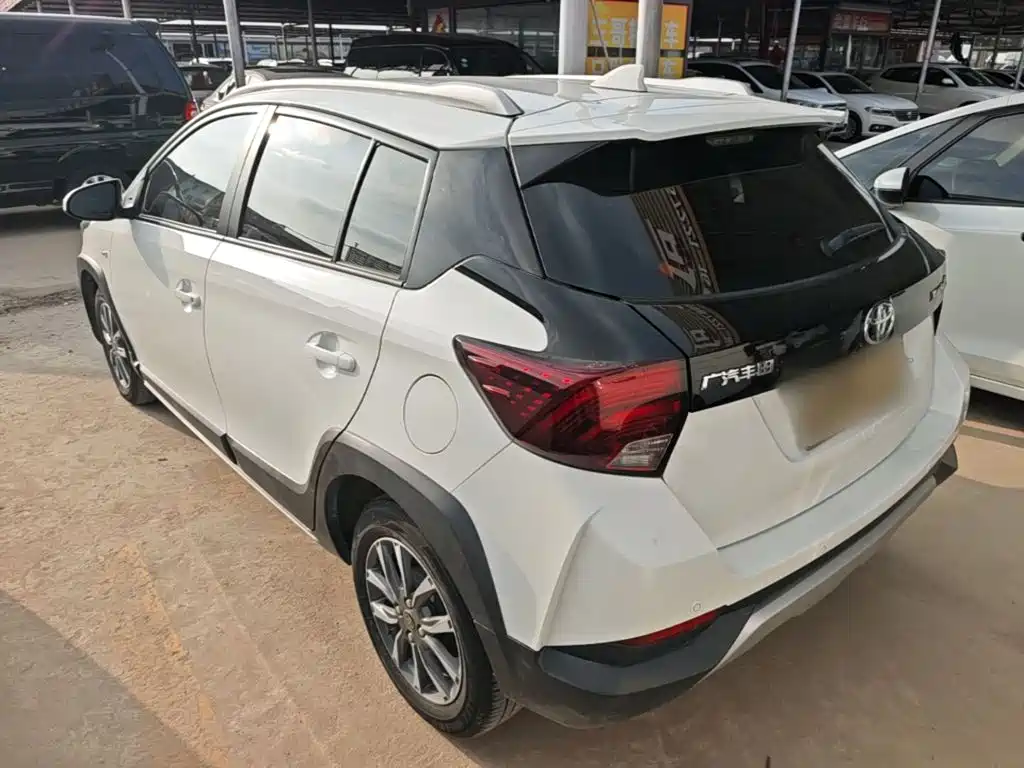Toyota Yaris L — миниатюра 5
