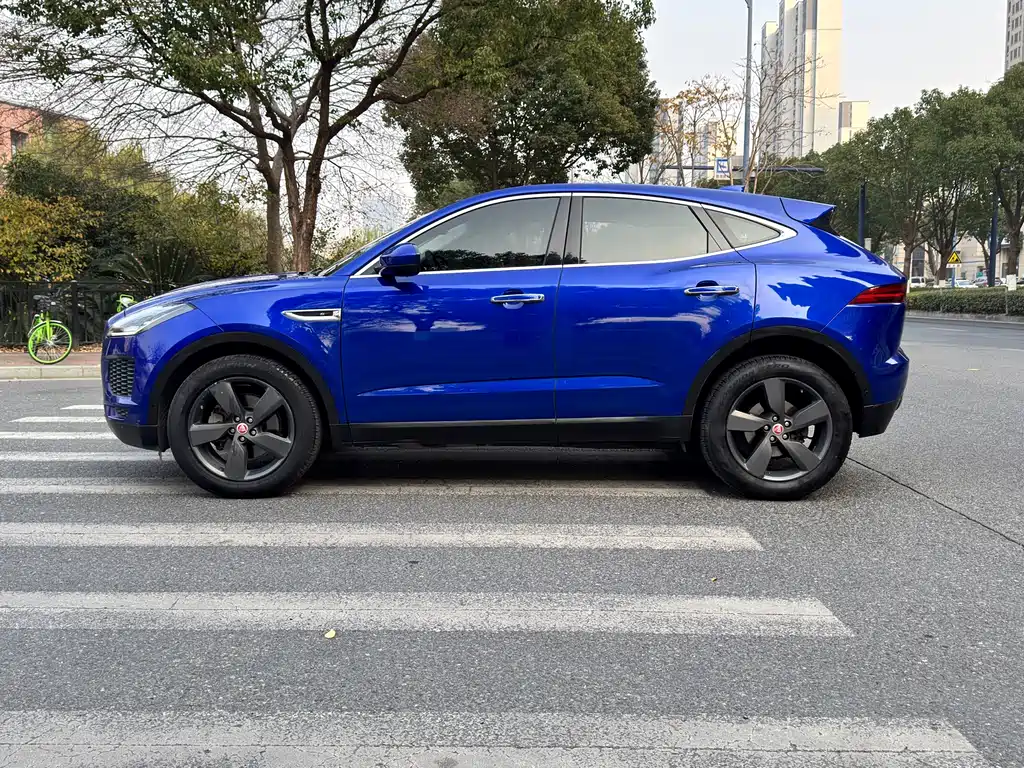 JAGUAR E PACE