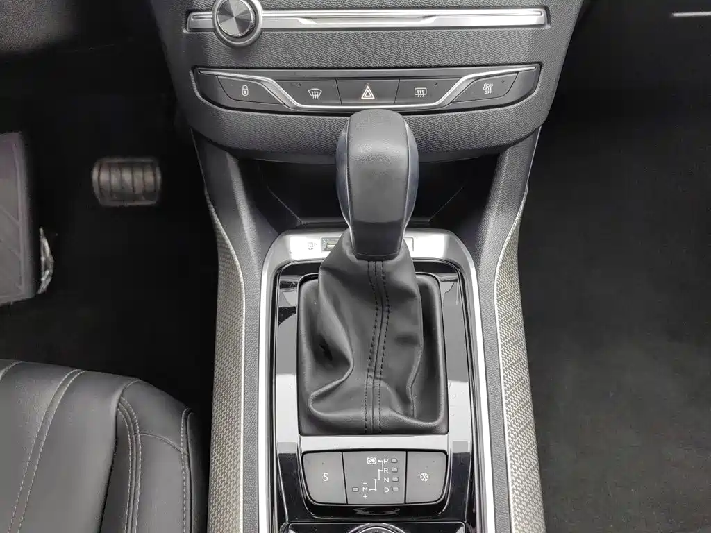 Peugeot 408 — миниатюра 13