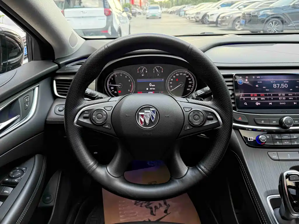 Buick LaCrosse — миниатюра 9