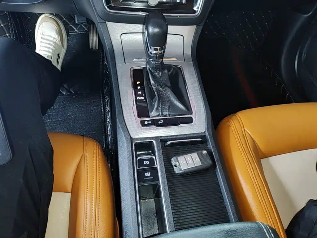 Roewe RX5 — миниатюра 14