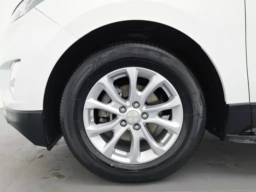 Chevrolet Equinox — миниатюра 17